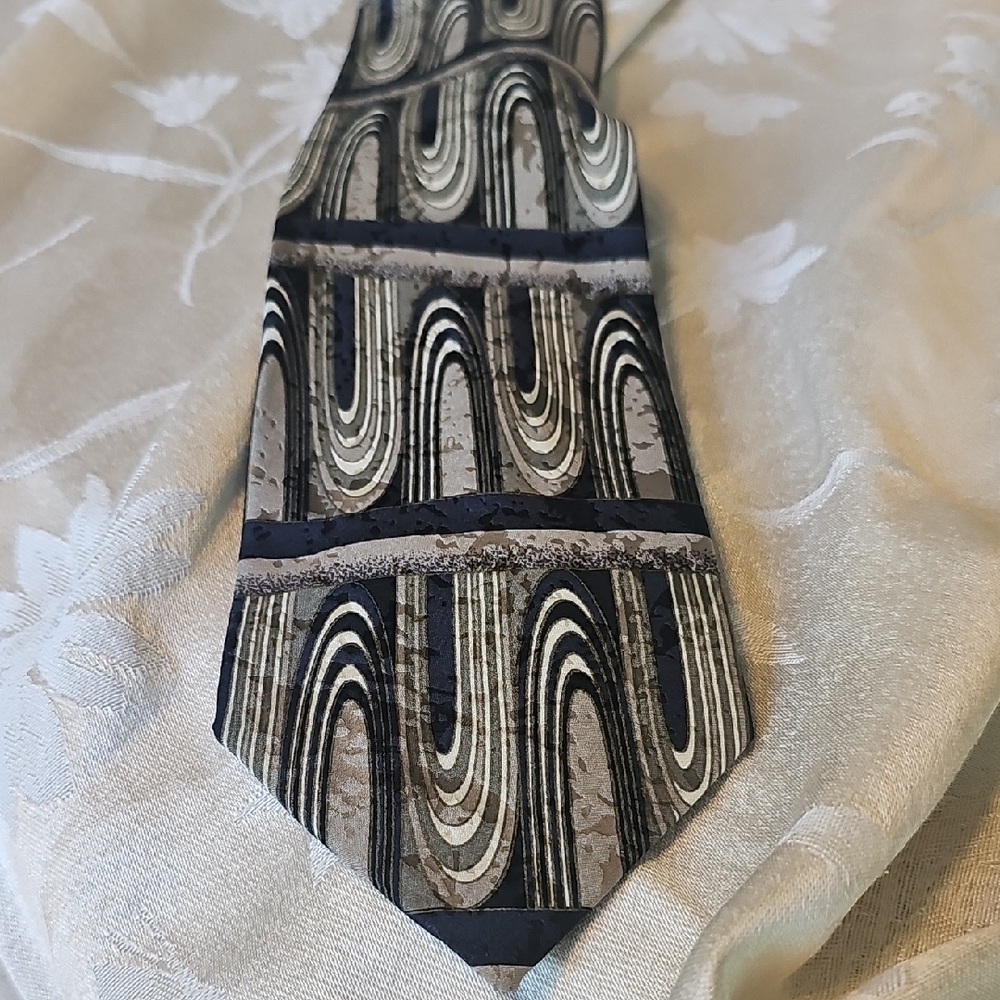Modern Black and Gray Geometric Silk Tie